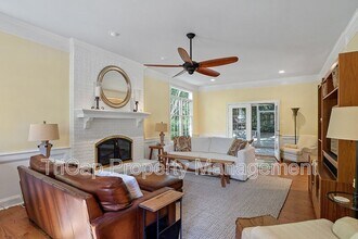 2113 Hamrick Dr in Raleigh, NC - Foto de edificio - Building Photo