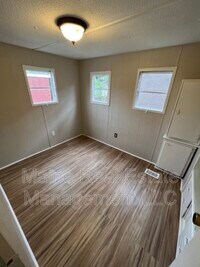 715 College Ave photo'