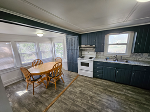 51 Kennedy Memorial Dr-Unit -2 in Waterville, ME - Foto de edificio - Building Photo