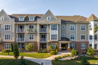 Hartland Riverwalk in Hartland, WI - Foto de edificio - Building Photo