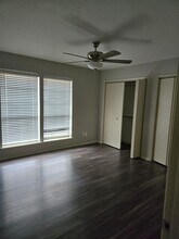 210 Shrum Ct, Unit 210 Shrum Court in Irving, TX - Foto de edificio - Building Photo