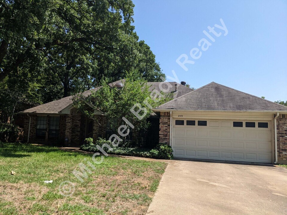 2145 Aspenwood Dr N in Grapevine, TX - Building Photo