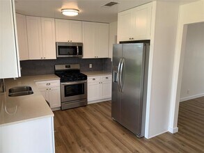 1400 Kamar Dr in Austin, TX - Building Photo - Building Photo