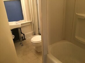 1120 W Hadley St in Milwaukee, WI - Building Photo - Building Photo