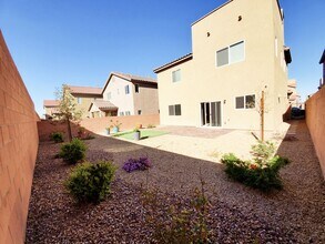 5577 Chiflo Song Dr in Las Vegas, NV - Building Photo - Building Photo