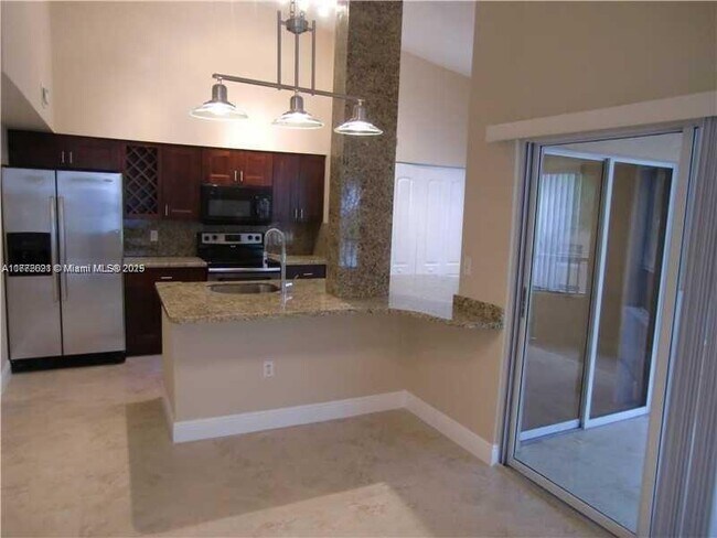 2850 N Oakland Forest Dr in Oakland Park, FL - Building Photo - Building Photo