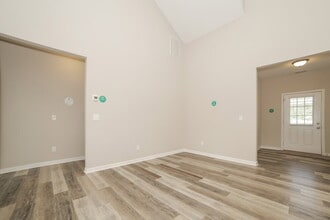 31 Celtic Ct in Adairsville, GA - Foto de edificio - Building Photo