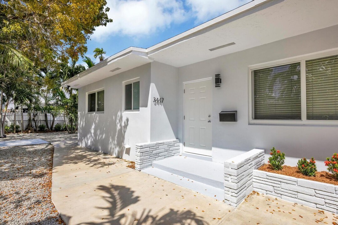 3445 SW 23rd Ter, Unit #3445 in Miami, FL - Foto de edificio