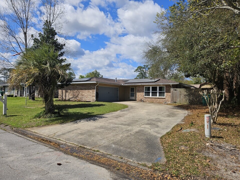 120 Perdido Cir in Niceville, FL - Building Photo