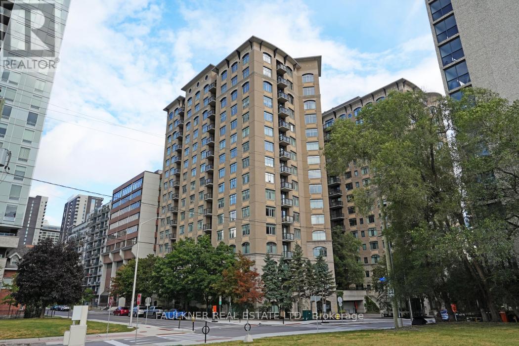 85-1685 Bronson Ave in Ottawa, ON - Building Photo