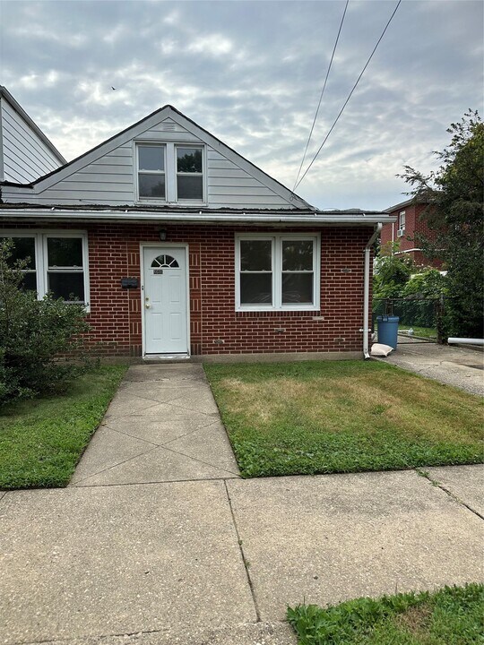 86-46 Range St in Queens, NY - Building Photo
