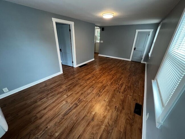 property at 4523 S Harmon St