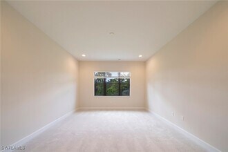 21024 Teak Tree Ter in Estero, FL - Foto de edificio - Building Photo
