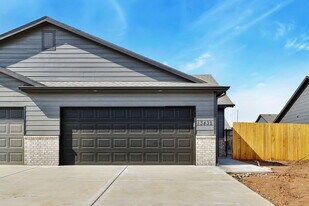 13432 Haskell Ct in Wichita, KS - Building Photo