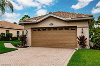 8661 Gleneagle Way in Naples, FL - Foto de edificio - Building Photo