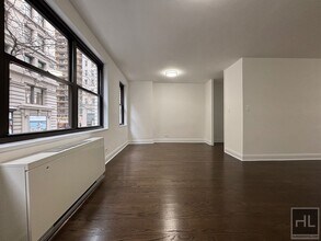5 AVENUE, Unit 2F in New York, NY - Building Photo - Building Photo