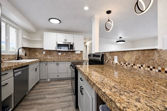 9880 S Fox Ridge Dr in Boise, ID - Building Photo - Building Photo