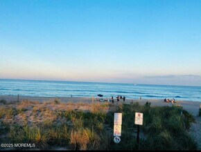 34 Wharfside Dr in Monmouth Beach, NJ - Building Photo - Building Photo