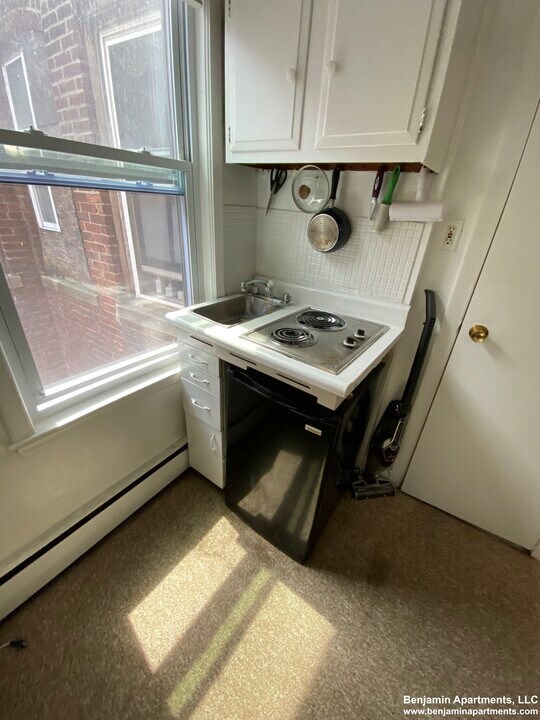 28 S Huntington Ave, Unit 302 in Boston, MA - Foto de edificio