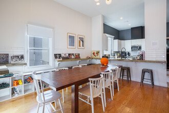 19 Cottage Avenue in Richmond, CA - Building Photo - Interior Photo