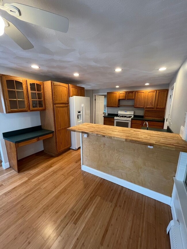 property at 10 Mission Pl