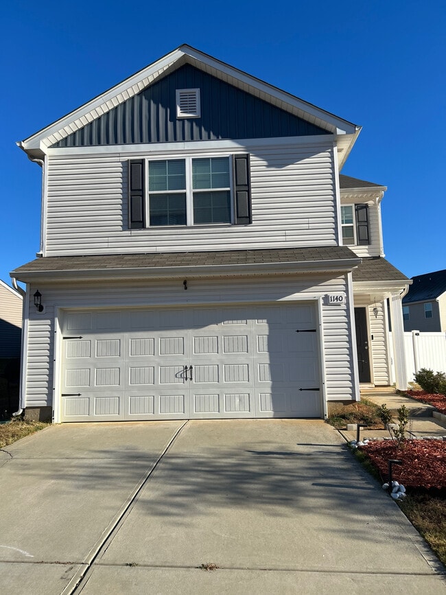 1140 Winding Creek Rd in Granite Quarry, NC - Foto de edificio - Building Photo