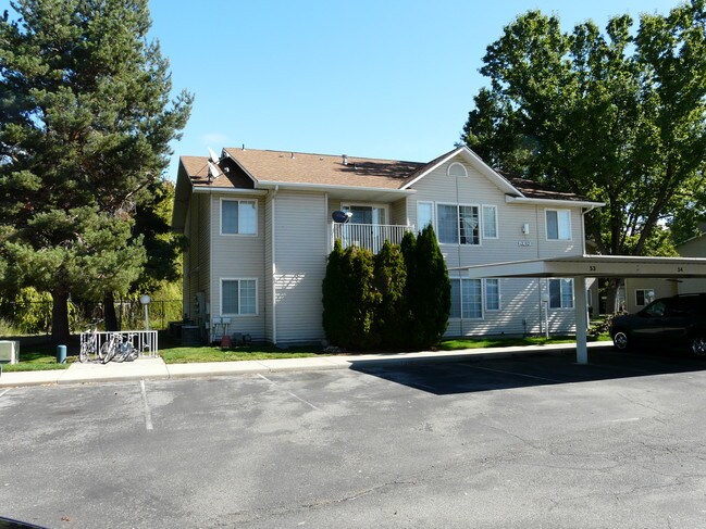 12102 W Cloverwood Ln in Boise, ID - Building Photo - Building Photo