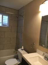 17310 Madison Ave, Unit 17310 in Lakewood, OH - Foto de edificio - Building Photo