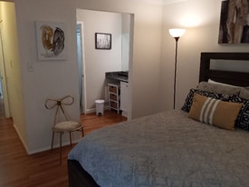 106 Duvall Ln in Gaithersburg, MD - Building Photo