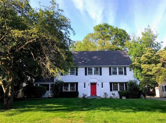 property at 3 Forest Ln