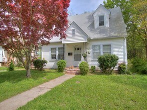 2839 Chapel Hill Rd in Durham, NC - Building Photo - Building Photo