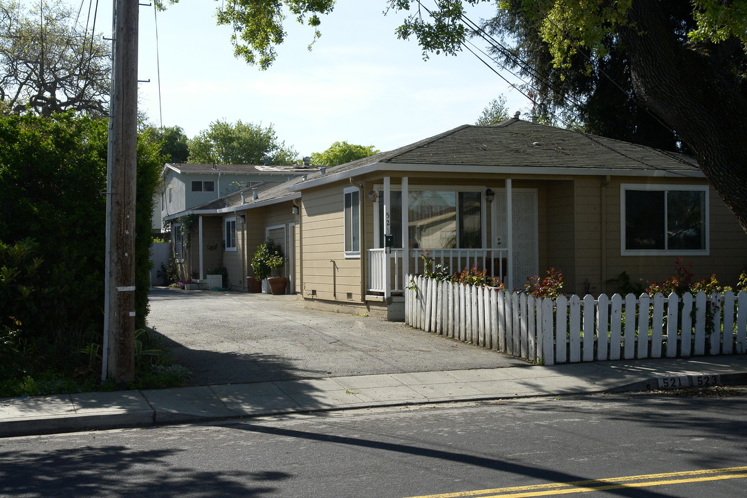 521 Oak St in Redwood City, CA - Foto de edificio