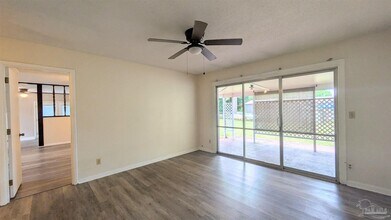 1025 Revere Dr in Pensacola, FL - Building Photo - Building Photo