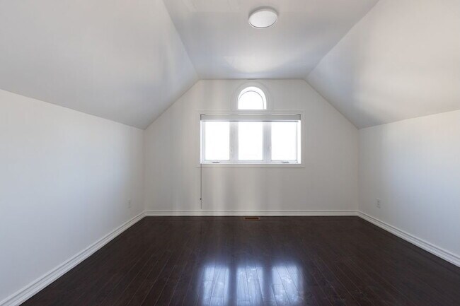 1111 Gerrard St E in Toronto, ON - Building Photo - Building Photo