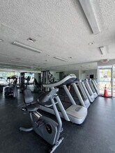 8560 SW 212th St in Cutler Bay, FL - Building Photo - Building Photo