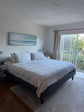 10233 NW 52nd Ln in Doral, FL - Building Photo - Building Photo