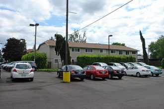 Pine Tree Lane Apartments in Portland, OR - Building Photo - Building Photo
