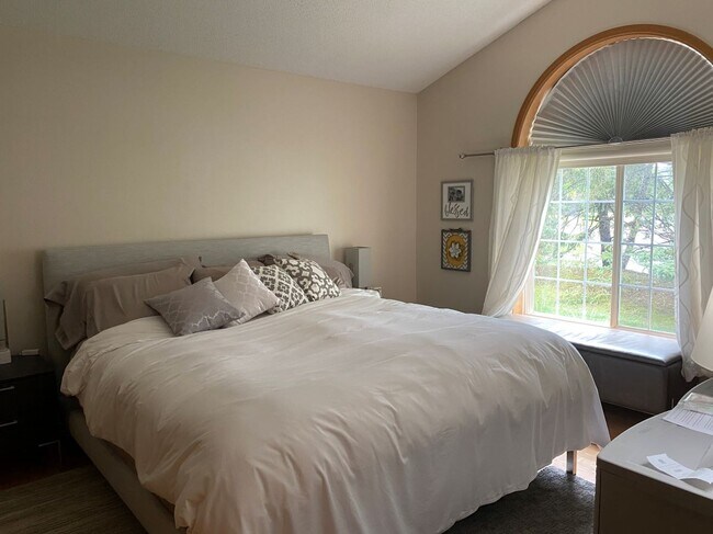 508 Mission Hills Dr in Chanhassen, MN - Building Photo - Building Photo