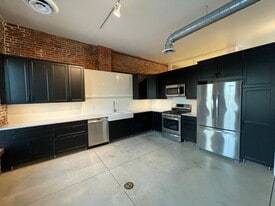 54 Old Granite St in Manchester, NH - Building Photo