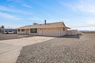 151 Viscount Ln in Lake Havasu City, AZ - Building Photo - Building Photo