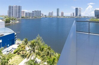 3300 NE 188th St in Aventura, FL - Building Photo - Building Photo