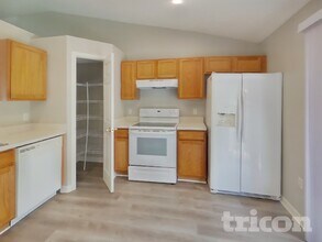 3556 Alec Dr in Middleburg, FL - Foto de edificio - Building Photo