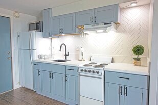 824 Kinau St, Unit Apt. 1209 in Honolulu, HI - Building Photo