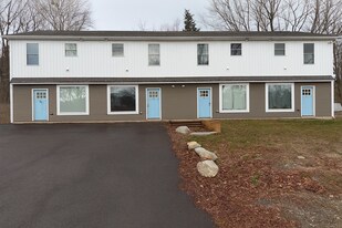 72 Oak Grove St in Veazie, ME - Building Photo