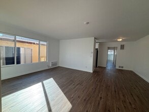 Winchester Ave 1163 in Glendale, CA - Foto de edificio - Interior Photo