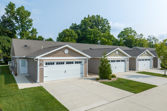 Redwood Reynoldsburg in Reynoldsburg, OH - Foto de edificio - Building Photo