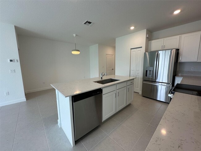 property at 402 SE Crossoak Ln