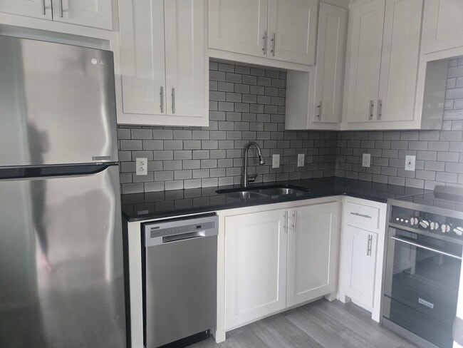 property at 3015 Bryant Irvin Rd N