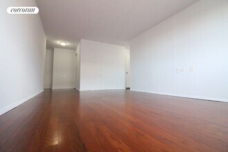 401 2nd Ave in New York, NY - Building Photo - Building Photo