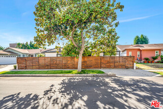 5423 Garden Grove Ave in Los Angeles, CA - Building Photo - Building Photo